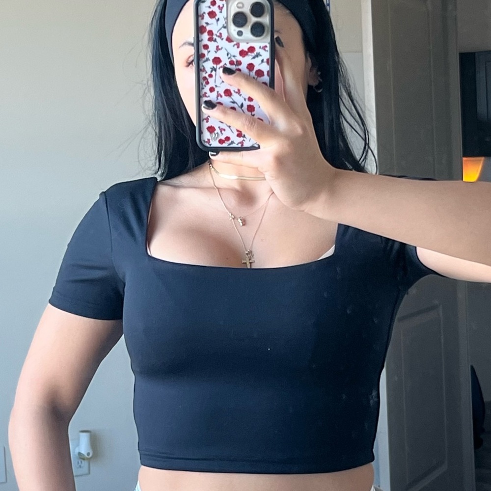 Square neck short sleeve crop top